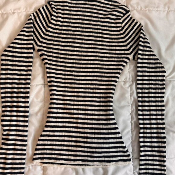 Striped Abercrombie & Fitch Ribbed Mock-Neck - Picture 2 of 2